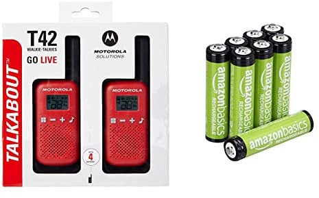 Motorola Talkabout T42 PMR-Funkgeräte (2er Set, PMR446, 16 Kanäle, Reichweite 4 km) rot & Amazon Basics Vorgeladene Ni-MH AAA-Akkus - Akkubatterien 8 Stck (Äußere Hülle kann von Darstellung abweichen)