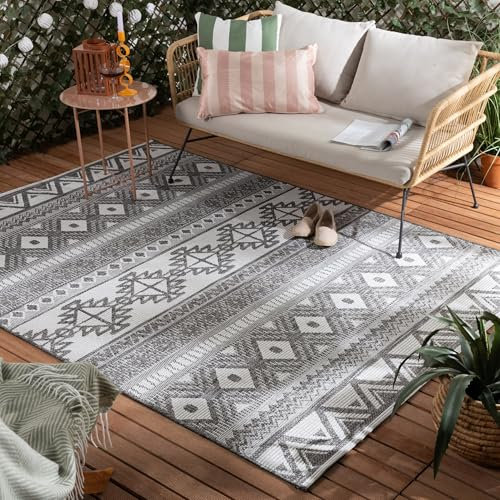 FRAAI | Home & Living In- & Outdoor Teppich - Summer Beyond Grau - Wetterfest - Polypropylen - Flachgewebe - Garten/Terrasse - Terrasse - Rug