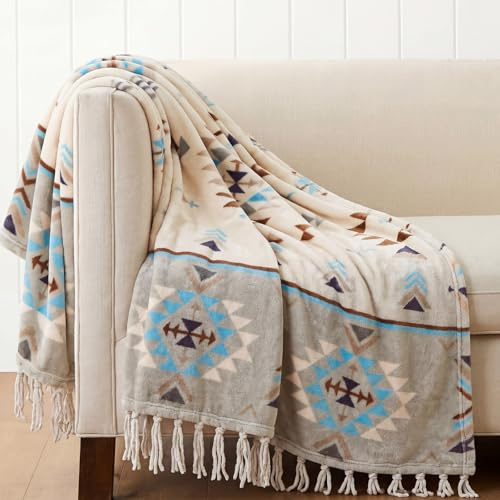 CASAAGUSTO Boho-Überwurfdecke für Couch, Bauernhaus-Überwurfdecke mit Quaste, Western-Azteken-Decke, Bedruckte Flanelldecke, böhmische Decke, Geschenke für Frauen (127 x 152 cm, Grün und Beige)