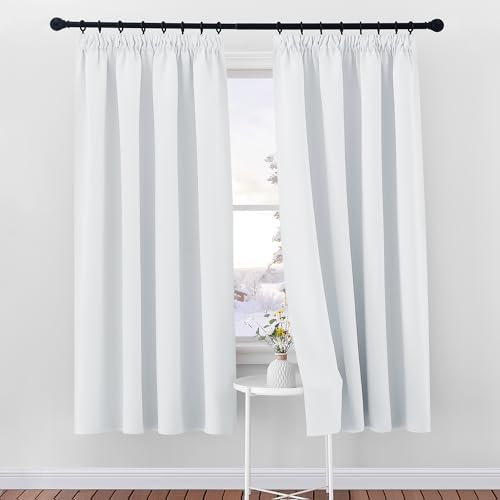 PONY DANCE Kurze Gardinen für Schienensystem 2er Set H 175 x B 140 cm Grau-weiß, Verdunklungsvorhänge mit Kräuselband für Schlafzimmer/Kinderzimmer Thermo Vorhänge gegen Hitze