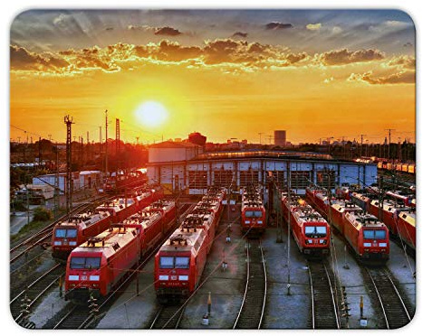 Mousepad Eisenbahn – 24×19 cm Mauspad mit Bahn-Motiv, Zug-Landschaft Design, rutschfest, hochwertiger Druck, Made in Germany