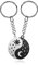 PiercingJak 2PCS Porte-clés Couple Amoureux Soleil Lune Yin Yang Noir et Blanc Pendentif Puzzle Séparable Acier Inoxydable Cadeau Amour Femme Homme Saint Valentin Anniversaire Fête