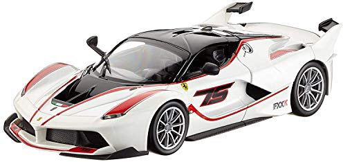 Bburago Ferrari FXX-K: Modellauto im Maßstab 1:24, Ferrari Racing Serie, Kofferraum zum Öffnen, lenkbar, 19 cm, weiß #75 (18-26301W)