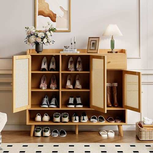 Lcoho Schuhschrank aus natürlichem Rattan, Schuhkommode Schuhregal mit 3 Türen und1 Schubladen und 5 Regalböden, für den Flur. Mit Holzgriffen und Massivholzbeinen. Maße: B120/H106/T35 cm