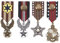 AHANDMAKER 4 Pcs Kostüm Militärabzeichen Medaille, 4 Stil Medaillen-Brosche Military Hero Combat Medals Brosche Schild Adler Und Stern Marine-Militärabzeichen Für Mantel Jacke Uniform Kostüm