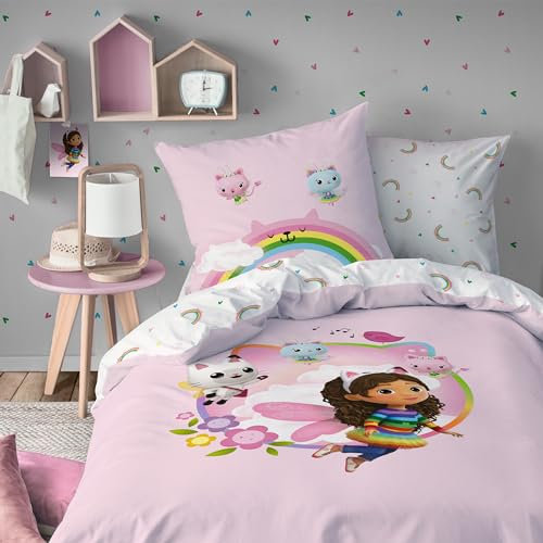 OMYDREAM Gabby ET LA Maison Magique Garden Parure de lit Enfant 1 Personne | 100% Coton | Oeko-TEX | Housse de Couette 140x200 cm + 1 Taie d'oreiller 63x63 cm | Imprimé Réversible Fille | Rose