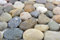 Handmuster Mosaik Fliese Flußkiesel Steinkiesel schwarz Kiesel gewölbt beige grau schwarz MOS30-1204_m