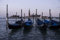 Hochwertige Fototapete - Gondeln in Venedig (Vlies-Fototapete (Kleistertapete)) 350 x 233 cm