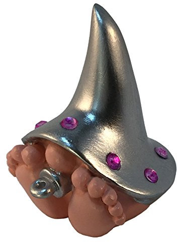 Baby-Gnome TRIXIE - ein Mädchen-Baby-Gnome mit einem Silber-Hut und mit Rosa Juwele besetzte Krempe für den Feengarten