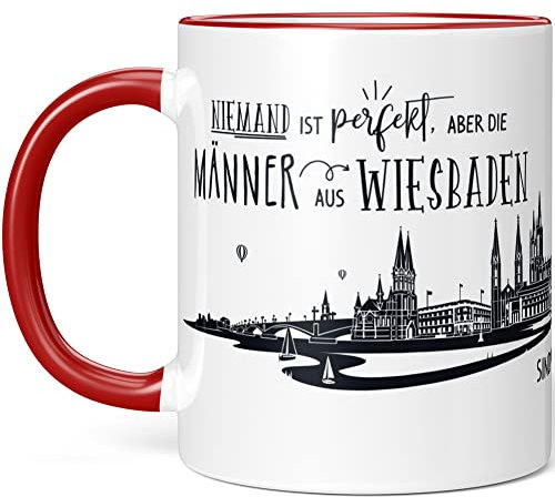 JUNIWORDS Tasse, Niemand ist perfekt, Aber die Männer aus Wiesbaden sind verdammt nah dran, Rot (1006858)