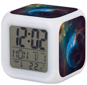 Wecker Würfel beleuchtet Weiß – Planete Weltall Galaxie Erde Nebel – 7,8 x 7,8 x 7,8 cm – Retro Beleuchtung Mehrfarbig LED