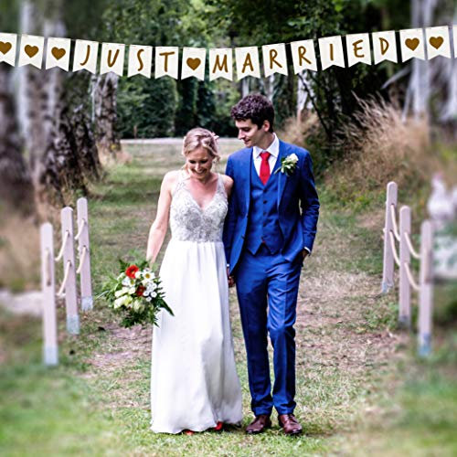 WeddingTree Girlande Hochzeit - Schnur Aufreihhilfe - Schrift goldfarben - beidseitig Bedruckt mit Just Married und Love is in The air