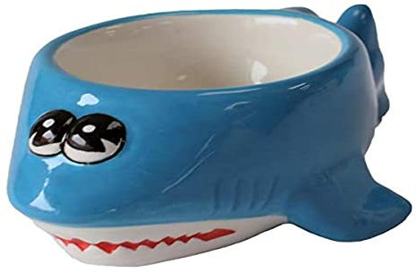 Crockery Critters Eierbecher - Haifisch von Deluxebase. Niedliche tierische Eierbecher aus Keramik für Kinder und Erwachsene