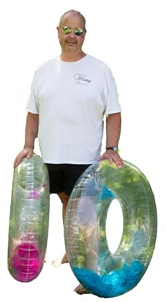 Transparenter Schwimmreifen mit roten Federn, Aufblasbar, Schwimmring für Pool und Strand 90 cm Durchmesser aufgeblasen (Rot)