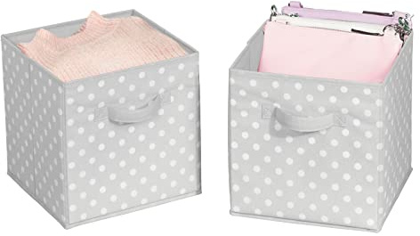 mDesign 2er-Set Aufbewahrungsboxen (klein) – gepunktete Boxen zur Aufbewahrung für Ordnung im Schlafzimmer, Kleiderschrank, Flur etc. – kleine Stoffbox für Spielzeug, Accessoires und Co. – grau/weiß