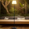 GGII Solar Stehlampe Outdoor, Helligkeit Dimmbar, Led Stehlampe Outdoor mit Lichtsensor, Stehleuchten Außen mit 2in1 Solarladung&USB Aufladung, Höhenverstellbar, Leicht Zusammen zu Bauen
