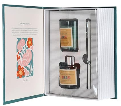 HOME DECO FACTORY Coffret Bougies Parfumées Gingembre Motif Fleuri Vert | Cire de paraffine, coffret bougies parfumées, senteur gingembre, motif fleuri, festif, décoratif, idée cadeau, vert