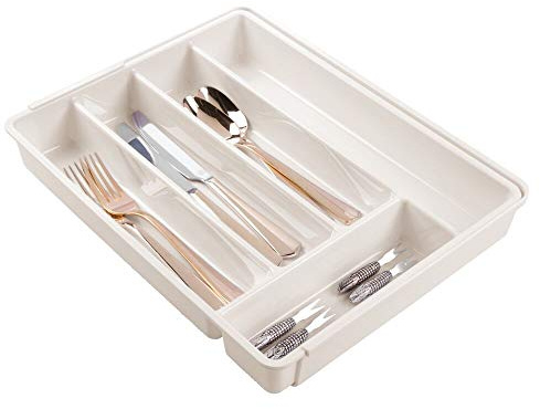 mDesign ausziehbarer Besteckkasten für Schublade und Küchenschrank – Küchen Organizer mit sechs Fächern aus BPA-freiem Kunststoff – Schubladeneinsatz für Küche, Bad und Büro – cremefarben