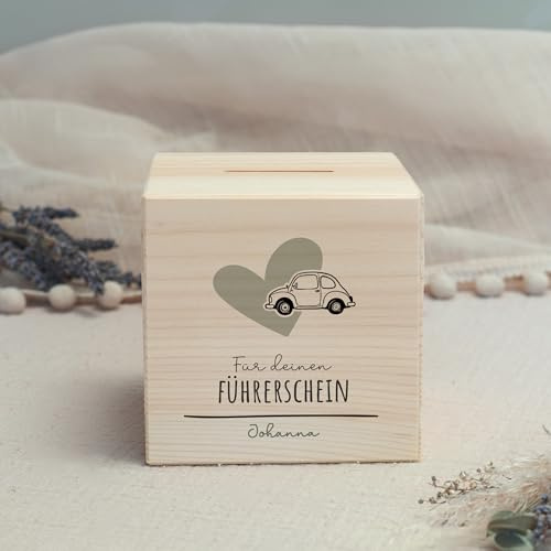 hellomini Personalisierte Spardose aus Holz mit Namen – Geschenk zum Führerschein – Gravierte Holzbox als Geldgeschenk für den Weg zum ersten Auto - Auto Führerschein