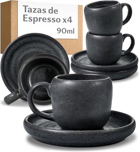 Cosumy 4er Espressotassen Set mit Untertassen Schwarz – 90 ml Keramik Espresso Tassen Set – Hält lange warm dank dickwandigem Steingut – Elegante Kaffeetassen mit handglasierter Oberfläche