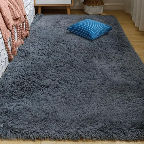 WRUIJIO Moderner Hochflor Teppich 90 x 200 cm Super Soft Felloptik Faux Lammfell Schaffell Teppich Klein Deko Kuschelig Waschbar für Wohnzimmer, Schlafzimmer Und Terrasse, Dunkelgrau