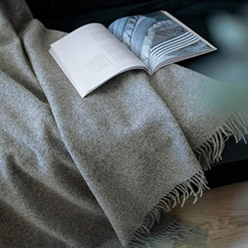 Linen & Cotton Weiche Warme Decke Wolldecke Wohndecke Kuscheldecke Columbus - 100% Reine Neuseeland Wolle, Hellgrau Grau (140 x 200 cm) Sofadecke Couchdecke Überwurf Plaid Winter Sofa Bett Schurwolle