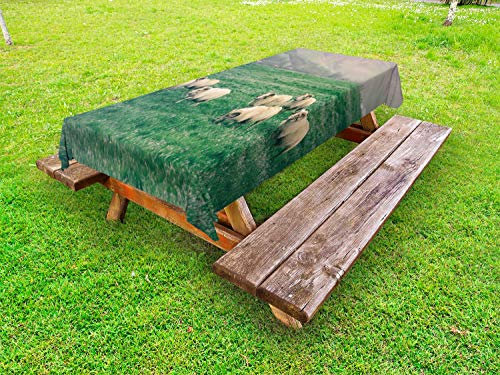 ABAKUHAUS Bauernhoftier Outdoor-Tischdecke, Schafe weiden auf Gras, dekorative waschbare Picknick-Tischdecke, 145 x 210 cm, Ecru Farngrün