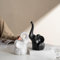 GZDDYUMYJX Elefantenstatue, ein Paar, niedliche Keramik-Elefantenfigur, Geschenke für Frauen, Elefantenstatue bringt Glück, für Bücherregal, Wohnzimmer, Büro, Tischregal-Dekorationen. Geschenk für