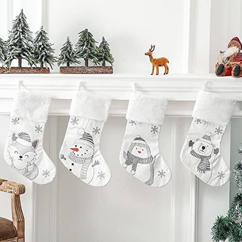 HGUIM Lot de 4 grandes chaussettes de Noël blanches de 49 cm avec revers en fausse fourrure blanche à suspendre, sacs cadeaux pour Noël, décoration de fête de famille