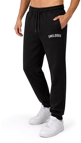 SMILODOX Jogginghose Herren Kayson, Oversize Freizeithose mit Reißverschlusstaschen, weichem, flauschigem und warmem Material, Tunnelzug am Bund, Logo, Sweathose für Sport und Alltag