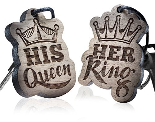 schenkYOU Premium Schlüsselanhänger Set aus Echtholz vorgraviert - personalisierte Geschenkidee für Muttertag - Gravur „Her King, His Queen„