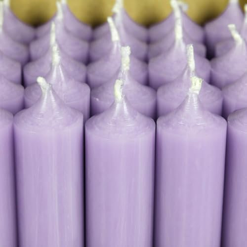 Bütic GmbH Stabkerzen durchgefärbt 100mm x Ø 22mm, Kerzen hochgereinigt, Brenndauer 4h, geruchsneutral, rußarm mit rückstandsfreiem Abbrand, Farbe:Lavendel, Set mit:25 Stück