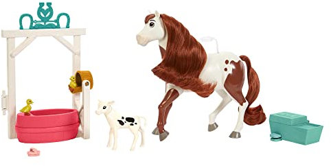 Dreamworks Spirit HCH52 - Tier-Babysitting mit Boomerang Spielset, mit Pferd (21 cm), Badetrog & Tränke, Huf-Aktivierungsfunktion, 3 Tiere & Badebürste, Spielzeug Geschenk für Kinder ab 3 Jahren