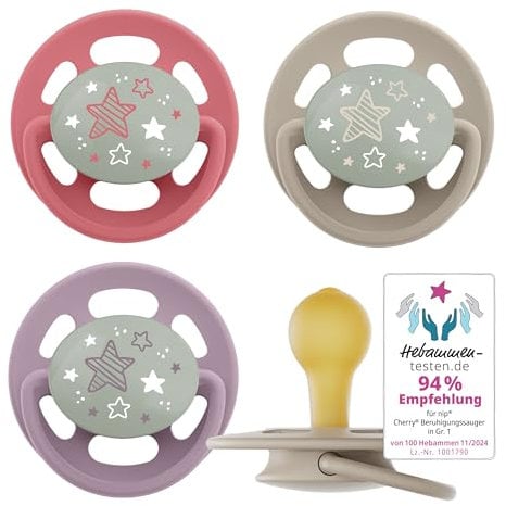 nip - Cherry Green Night | 0-6 Monate | 4er Pack | Stillfreundlicher, zahnfreundlicher Babyschnuller mit Leuchtknopf. Nachhaltiger Schnuller aus natürlichen Rohstoffen, Lila/Rot
