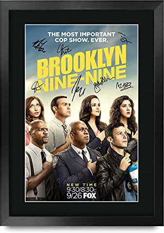 HWC Trading A3 FR Brooklyn Nine-Nine Andy Samberg Geschenke gedruckt Autogramm Bild für TV-Fanartikel Fans Signed - A3 Eingerahmt