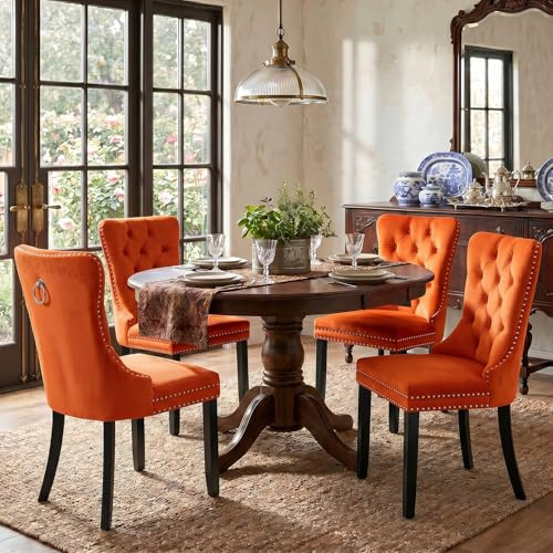 SoarFlash Esszimmerstühle mit gepolstertem Flügelrücken, orange, 4er Set | Weicher Samtbezug, Tufting, Nietenbesatz, Rückenring, Holzbeine. Ideal für Esszimmer, Wohnzimmer, Innendekoration.