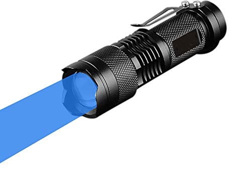 Blaue Taschenlampe, WESLITE LED Taschenlampe Blaues Licht Mini Taschenlampen mit Blauen Licht 3 Modi Zoombar mit Clip Lange Reichweite für die Nachtfischerei Jagd