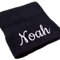 Handtuch Juist mit Namen oder Wunschtext Bestickt, personalisiertes Duschtuch, individuelles Badetuch, 100% Baumwolle, 50 x 100 cm schwarz