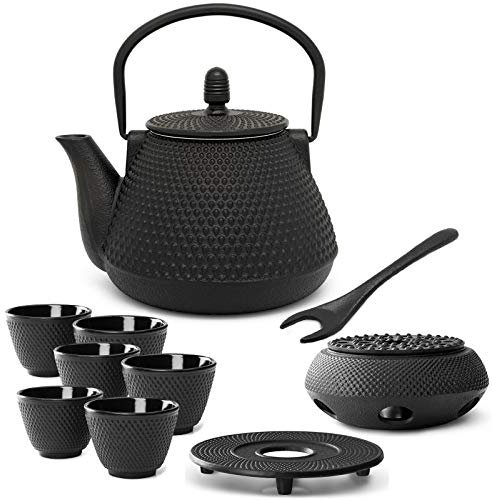 kleine asiatische gusseiserne Teekanne Set 0.8 Liter & Edelstahl Tee-Filter Sieb-Einsatz für losen Tee & Untersetzer & Stövchen & Deckelheber & 6 Guss Teebecher