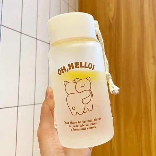 HERCHR Kawaii Frosted Water Bottle, 500 ml, süße Cartoon-Bär-Muster-Wasserflaschen mit tragbarem Seil, auslaufsichere Trinkflasche für den Schulsport (Hug Bear)