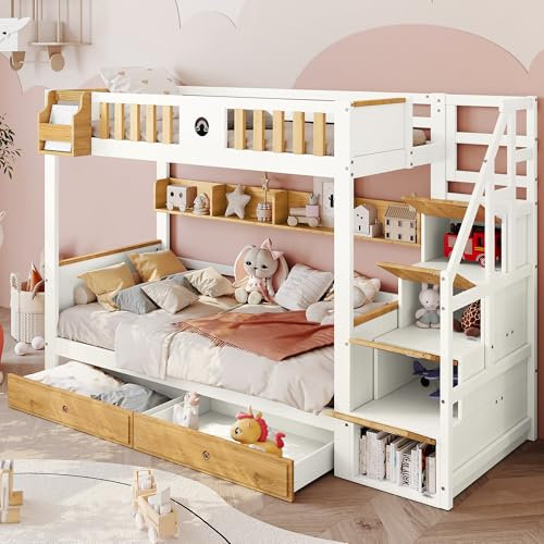 Etagenbett mit Treppe, Reichlich Stauraum, Rahmen aus Kiefernholz und MDF, Kinderbett mit 4 Schließfächer in der Treppe, mit Fallschutzgitter und 2 Schubladen, Offenes Regal, Weiß+Natur, 90x200cm