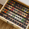 DIFULI 24 Gewürzgläser Eckig Set mit Deckel, 120ml Gewürzdosen mit 340 Etiketten, Gewürzstreuer Spice Jars Gewürzbehälter mit Trichter mit Streueinsatz,Leeren Aufklebern, Sieben (48)