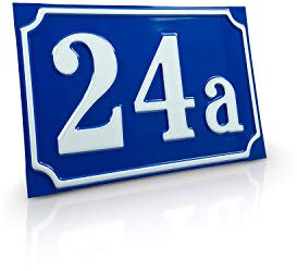 Betriebsausstattung24 Hausnummernschild - Nostalgische Hausnummer - Mit Wunschtext Prägung - Aluminiumschild mit Antiqua-Rand - Größe: 18,0 x 12,0 cm, Blau mit weißer Schrift