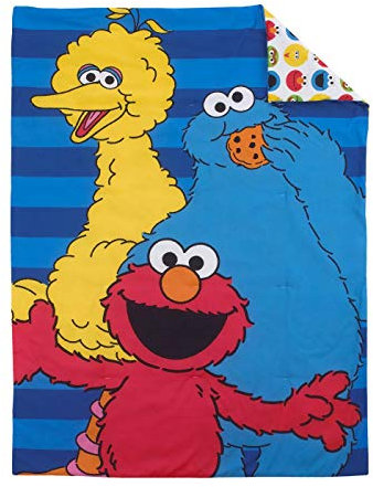 Sesame Street Best Friends 4-teiliges Kleinkind-Bettwäsche-Set – Bettdecke, Spannbetttuch, Bettlaken, Bettlaken und wendbarer Kissenbezug, Blau, Rot, Gelb, Grün