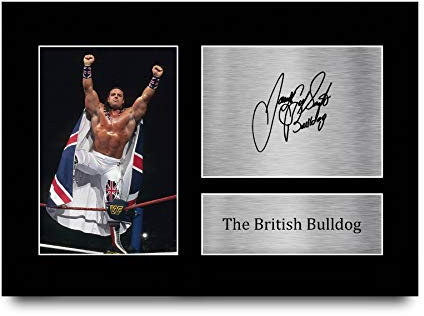 HWC Trading A4 The British Bulldog Gifts gedrucktes Autogramm für WWE & WWF Fanartikel-Fans – A4