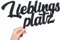 Lieblingsplatz Schild - Wand Deko Schriftzug - Wohnzimmer Deko für zu Hause - Wohnzimmer Wandtattoo - Wanddekoration - Wanddeko Schlafzimmer - Wandsticker - Wandschild aus Kunststoff (L)