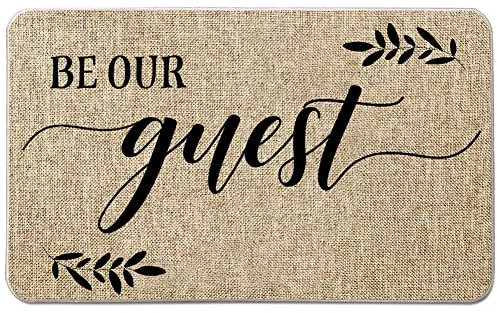 NYDECOR Fußmatte mit Aufschrift Welcome Mats for Haustür Be Our Guest, rustikales Zitat, Bauernhaus-Fußmatte, rutschfeste Gummi-Eingangsteppich für drinnen und draußen, 43,2 x 71,1 cm