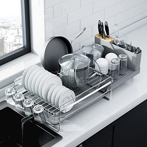 Kitsure Escurridor de platos grande – Escurridor extensible, multifuncional para encimera de cocina, escurridores de platos antioxidantes con cubiertos y portavasos, 19.2-26.75 pulgadas de largo x