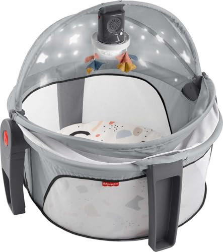 Fisher-Price Berceau portable pour bébé Deluxe On-The-Go Projection, espace de jeu de voyage pour nouveau-nés avec lumières musique et auvent, formes en papier