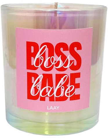 Laay Bossbabe Duftkerze im Glas, Geschenkidee für die besondere Person in deinem Leben, Female Empowerment Kerze (Vanille & Sandelholz)